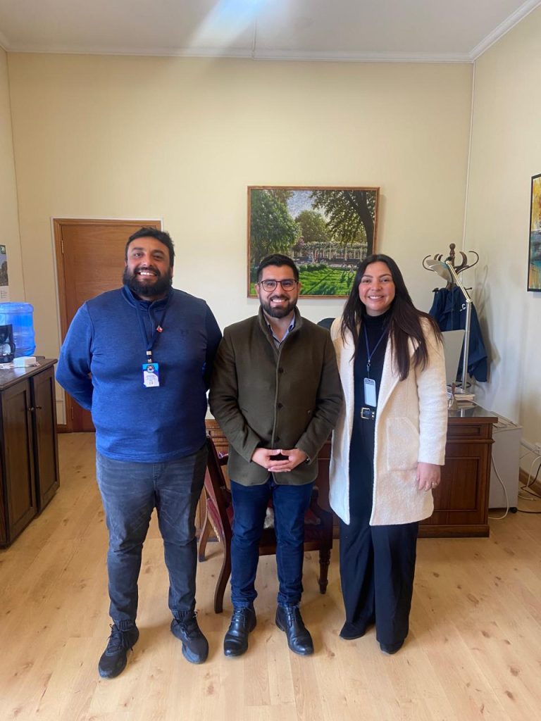 visita alcalde limache a casa acogida Guanella